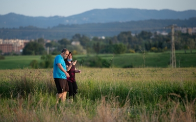 Una parella passejant pel Rodal | Roger Benet